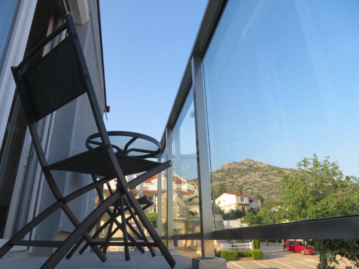 Hotel Vila Velvet Starigrad Paklenica Exterior foto